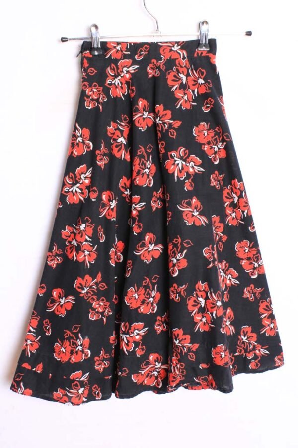 Falda Vintage Estampada Negra con Flores "3XS"