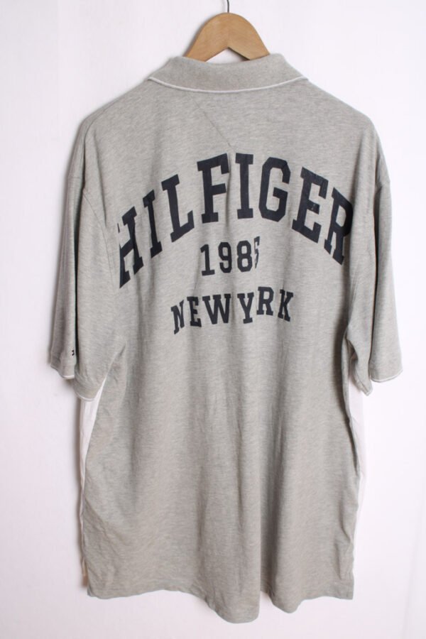 Polo Gris y Blanco Tommy Hilfiger Vintage "XL"