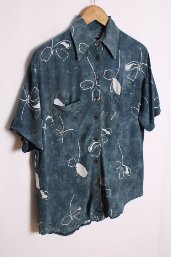 Camisa Vintage Gris con Flores "L"