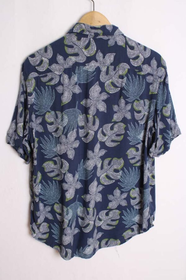 Camisa Azul Estampada Hojas Vintage "M"