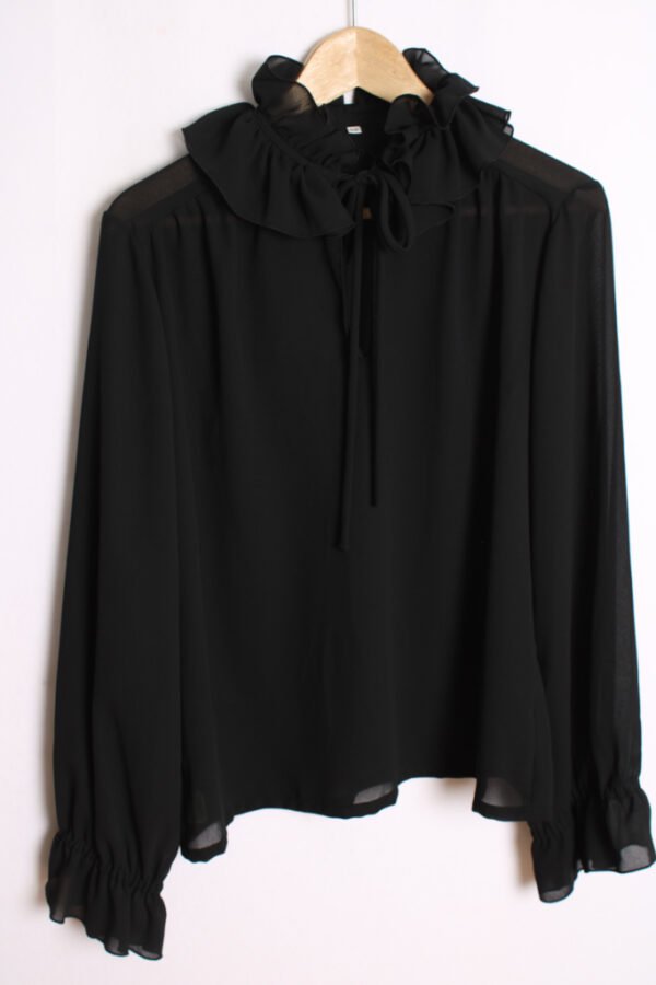 Blusa Negra Vintage con Cuello Volantes "L"