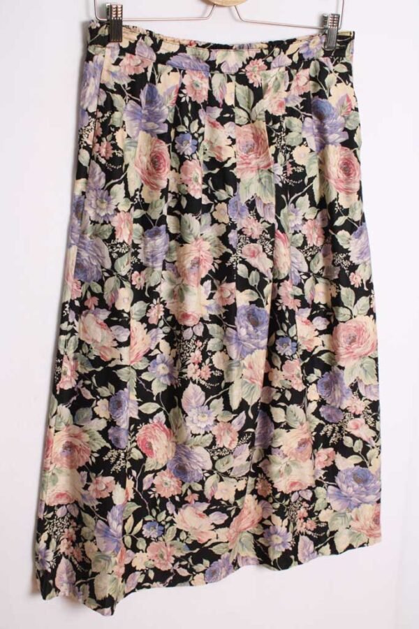 Falda Negra con Estampado de Flores "M"