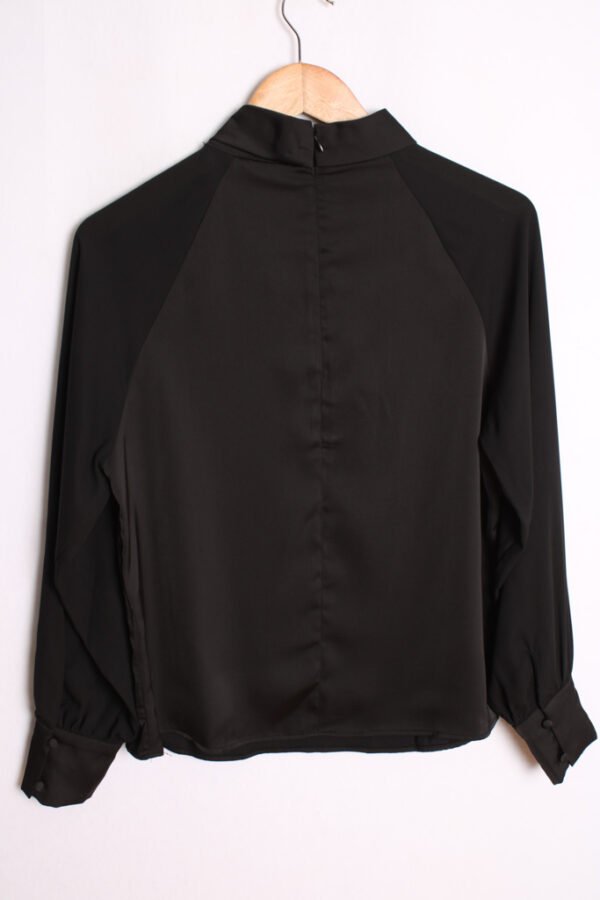 Blusa Negra Cuello Fruncido Vintage "M"
