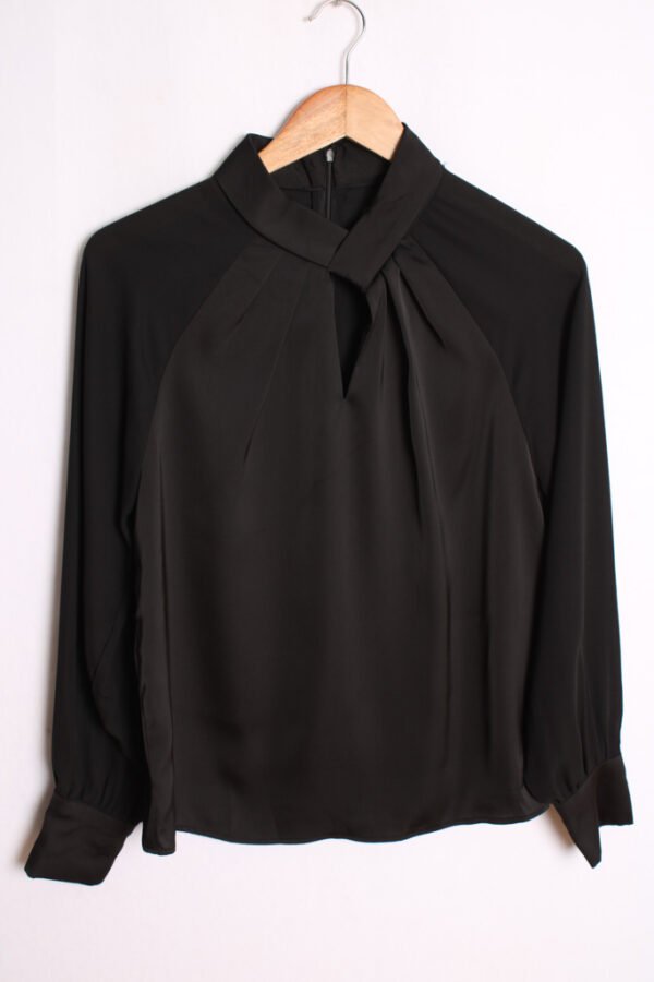 Blusa Negra Cuello Fruncido Vintage "M"